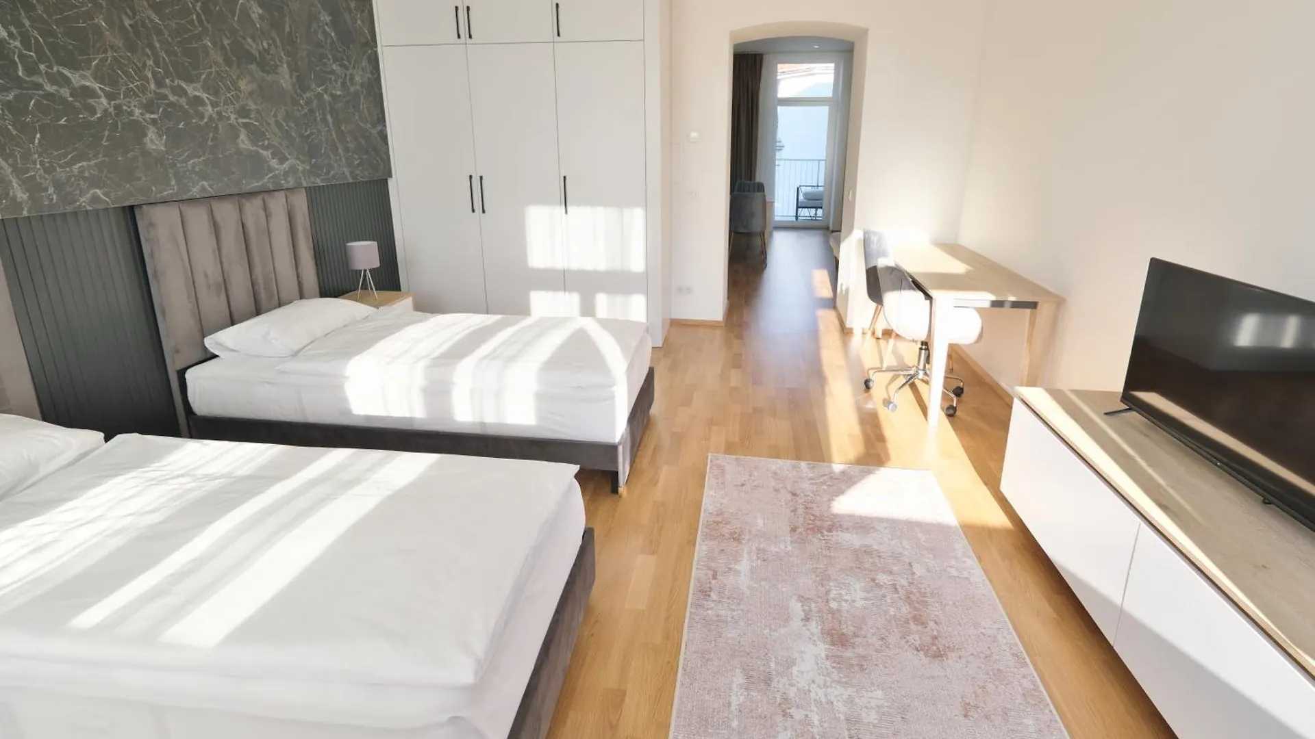 Vienna Lotus Apartments