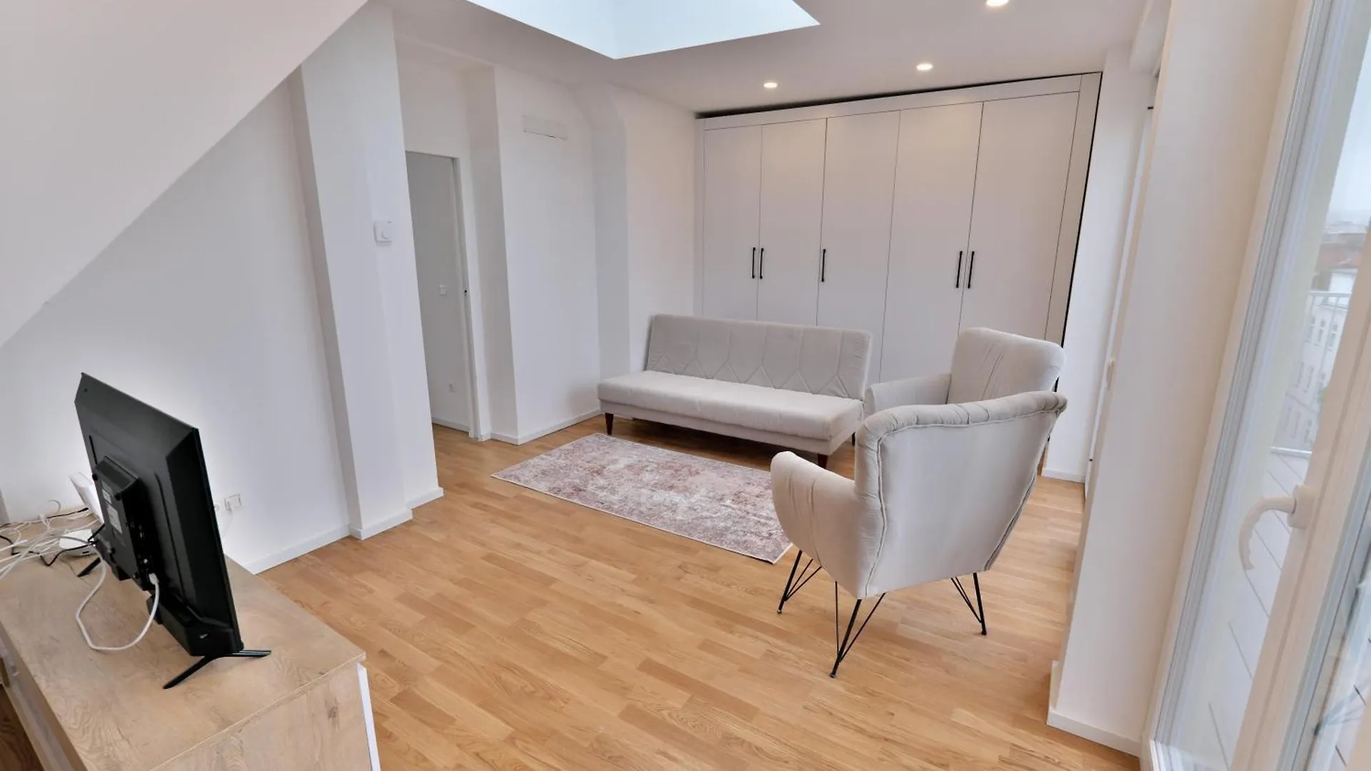 Vienna Lotus Apartments