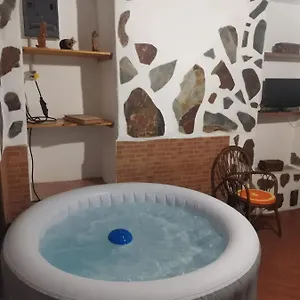 Casita Rural Con Jacuzzi Climatizado. Ferienhaus Los Realejos