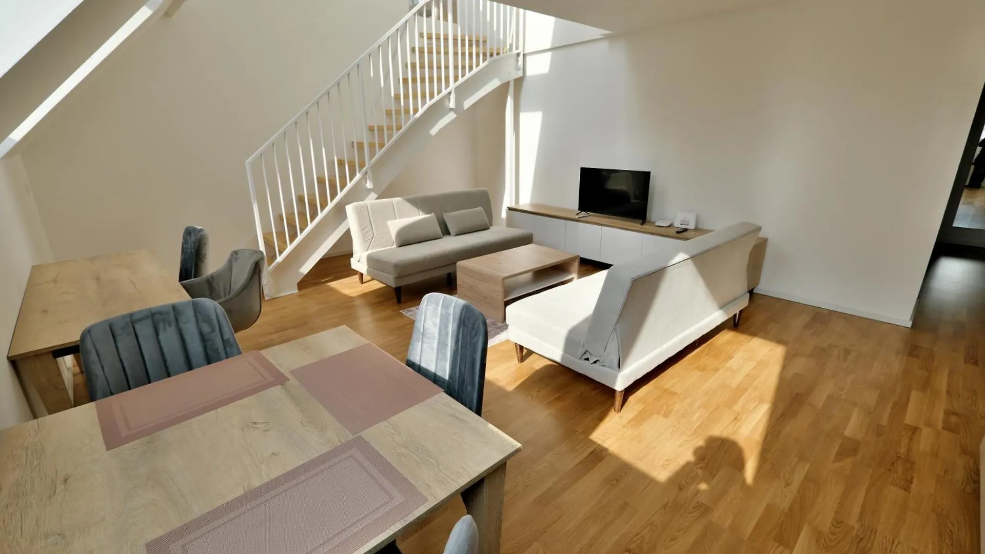 Vienna Lotus Apartments