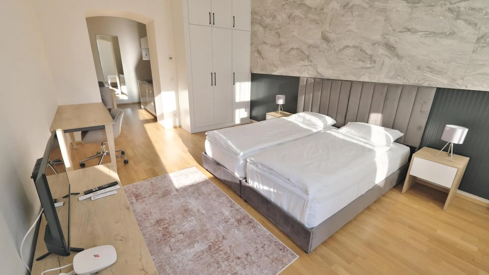 Vienna Lotus Apartments