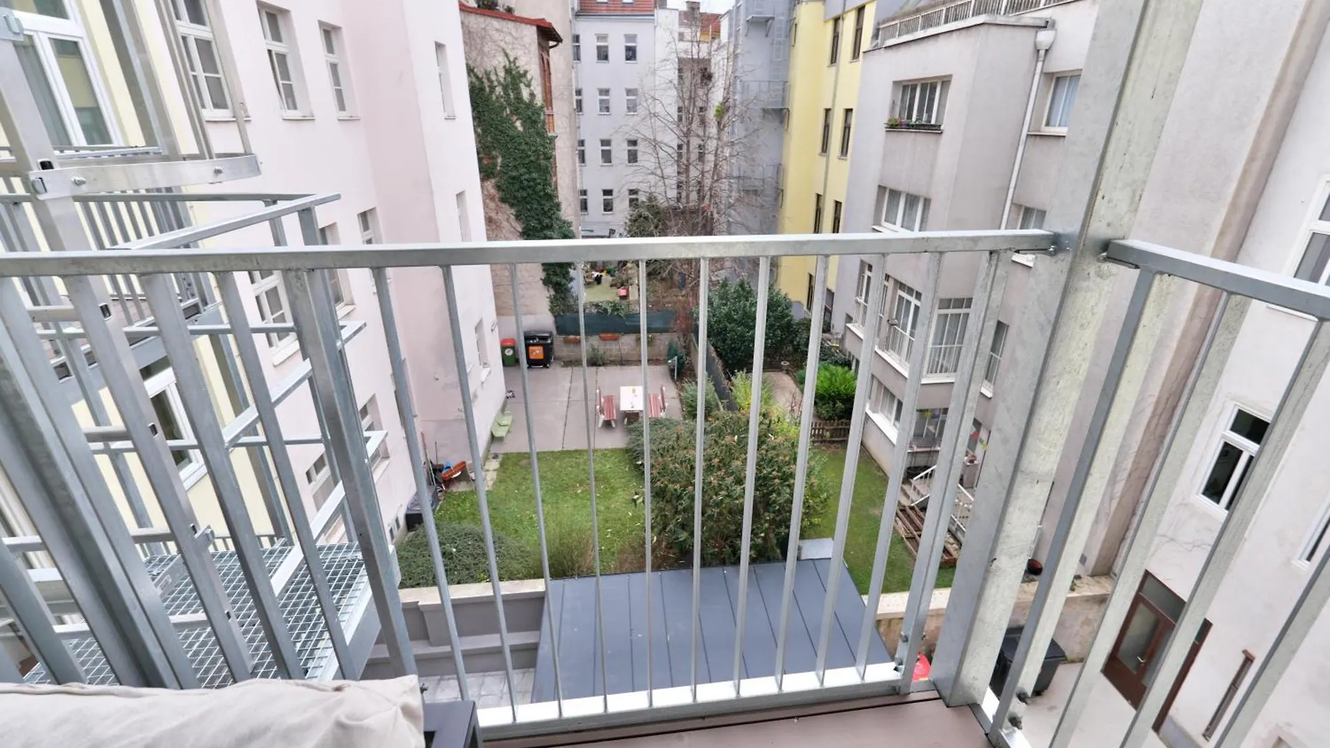 Vienna Lotus Apartments