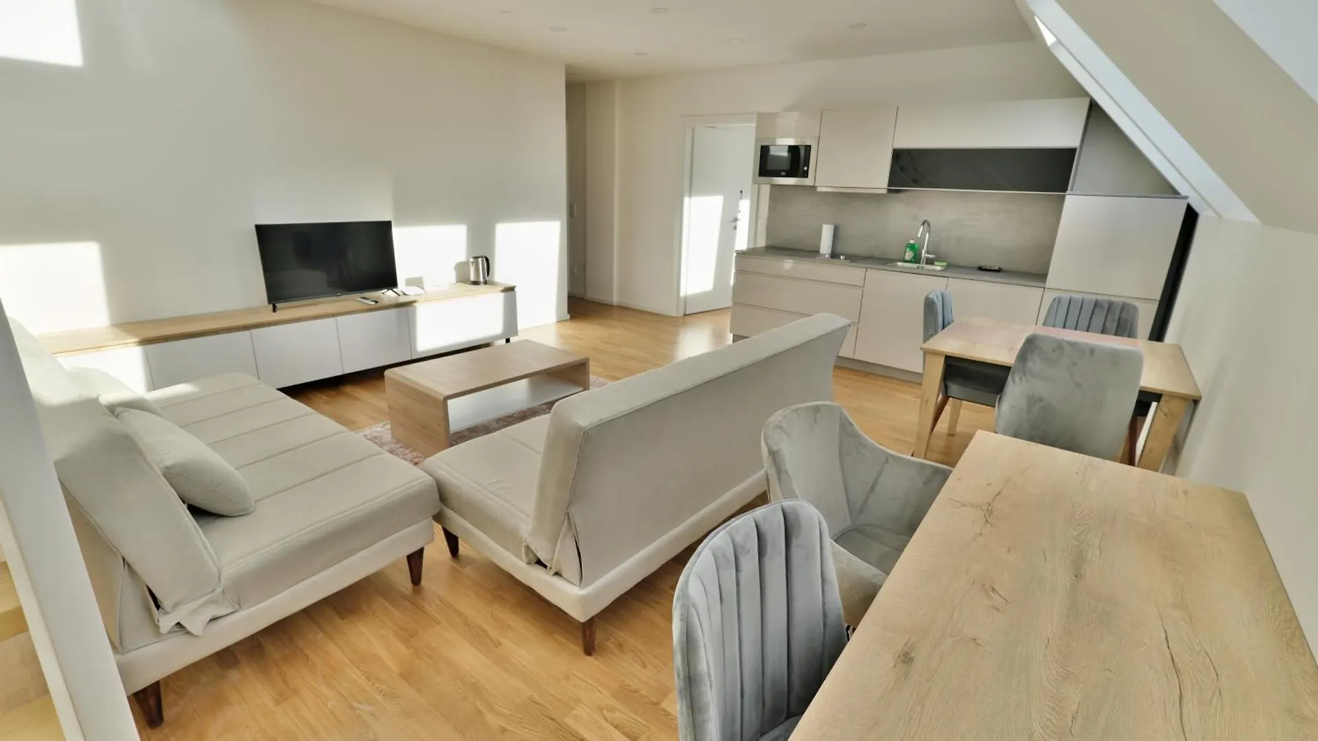 Vienna Lotus Apartments