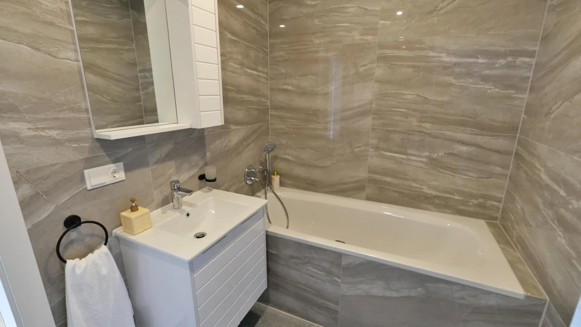 Vienna Lotus Apartments 0*,  奥地利