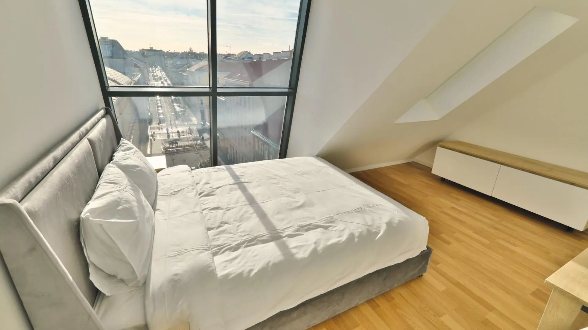 Vienna Lotus Apartments