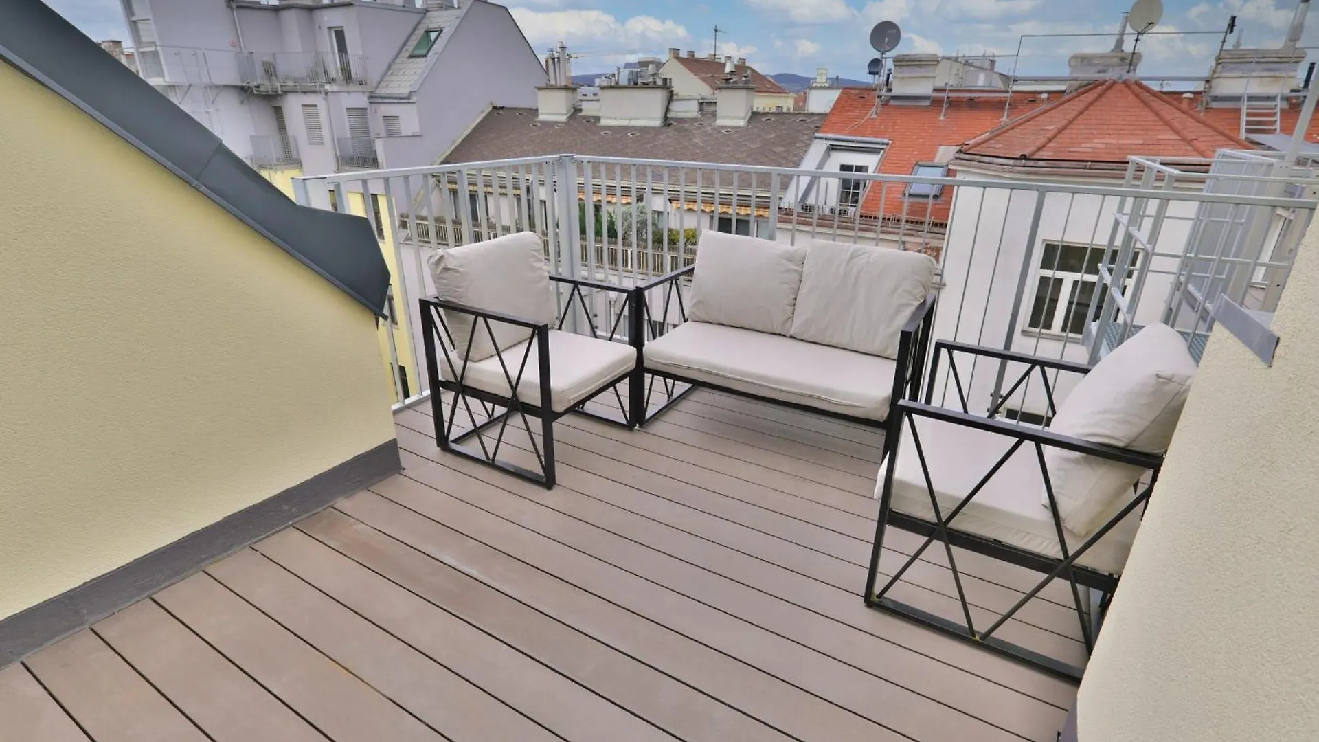 Vienna Lotus Apartments