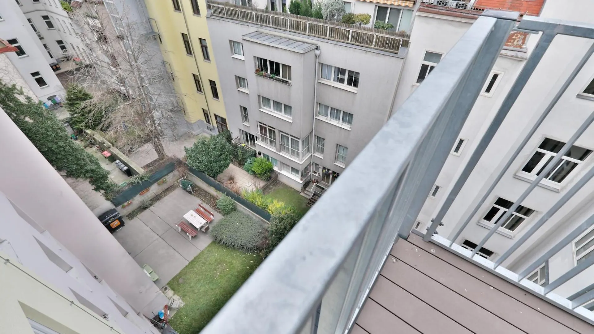 Vienna Lotus Apartments