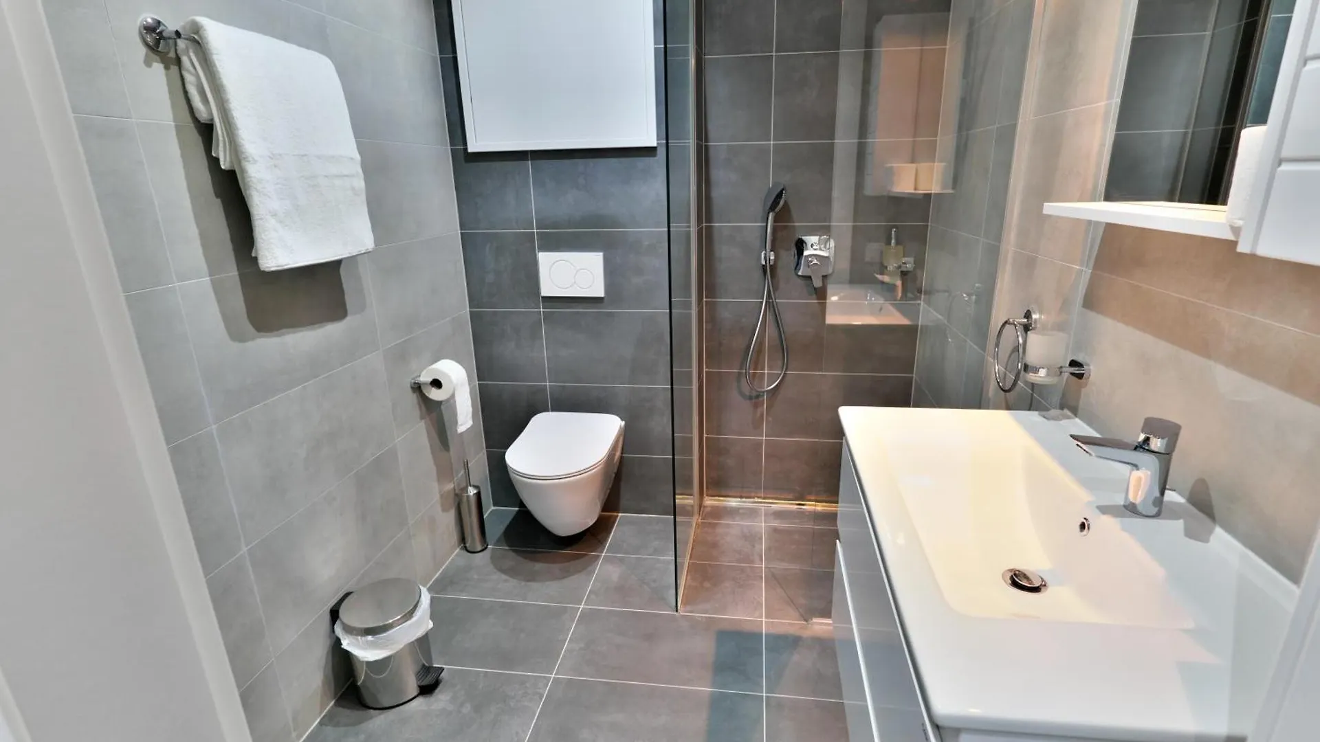 Vienna Lotus Apartments