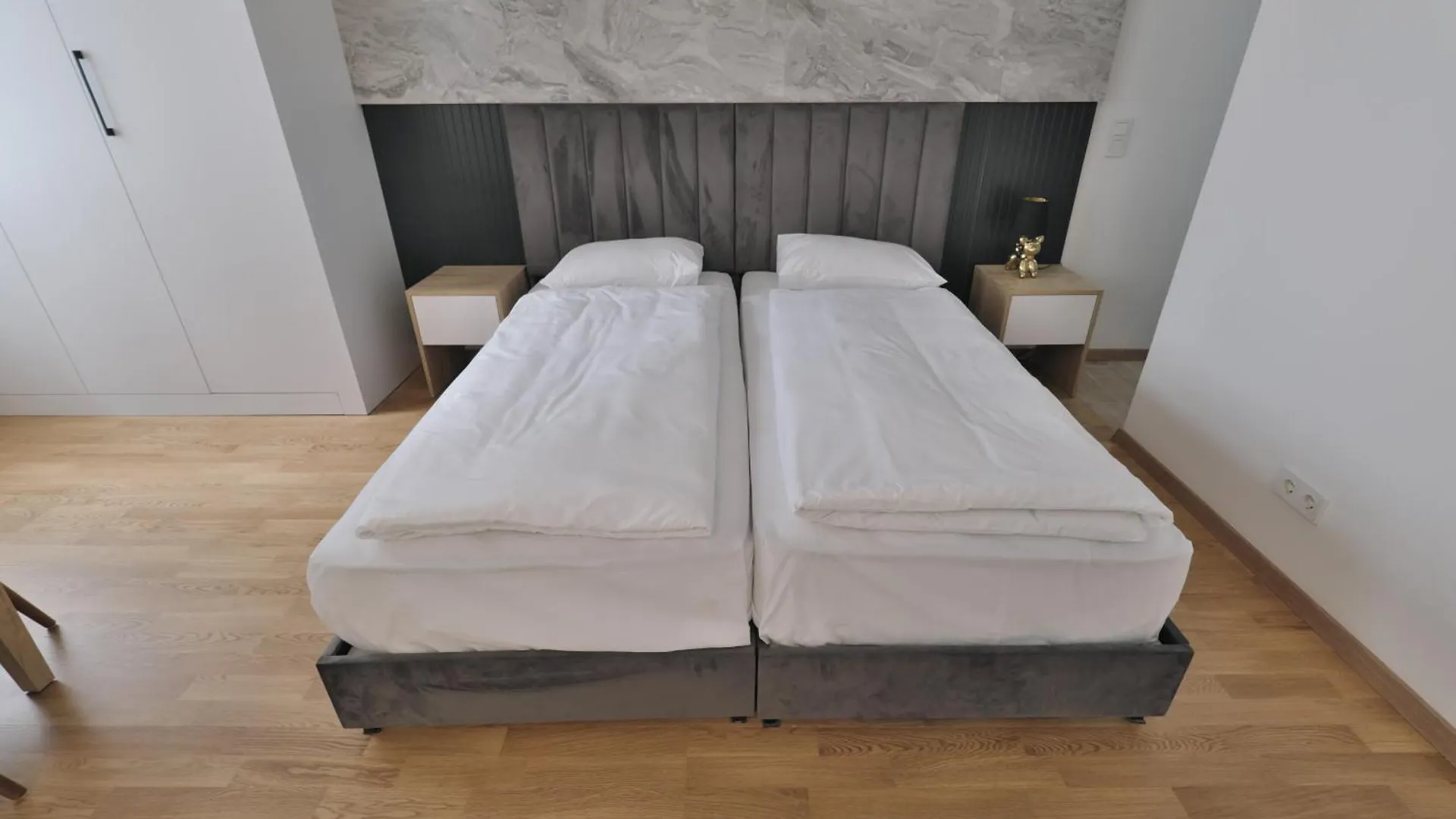 Vienna Lotus Apartments