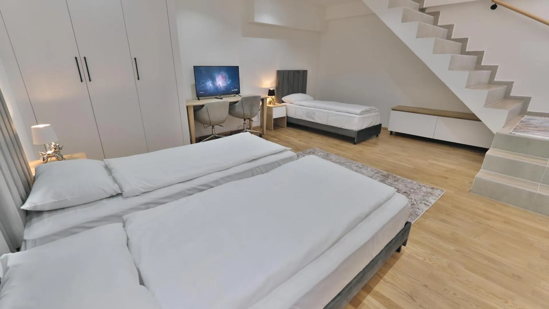 Vienna Lotus Apartments