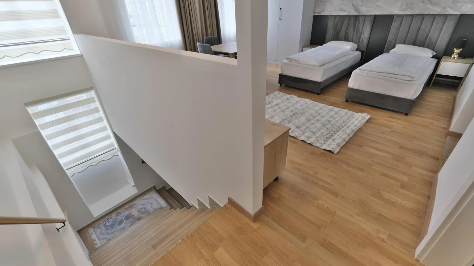 Vienna Lotus Apartments 0*,