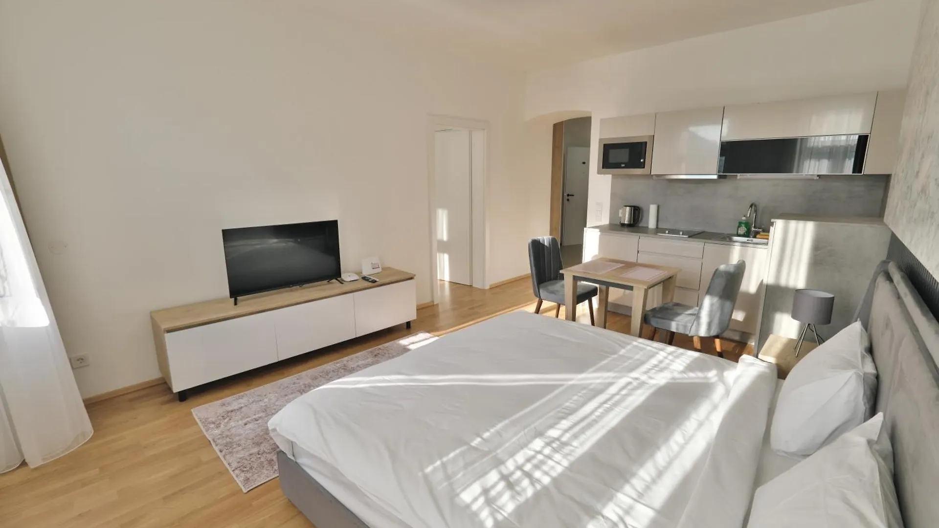 Vienna Lotus Apartments