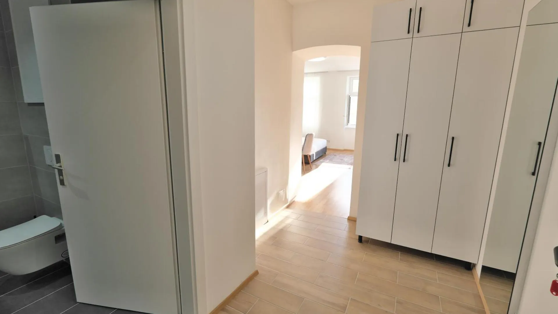 Vienna Lotus Apartments