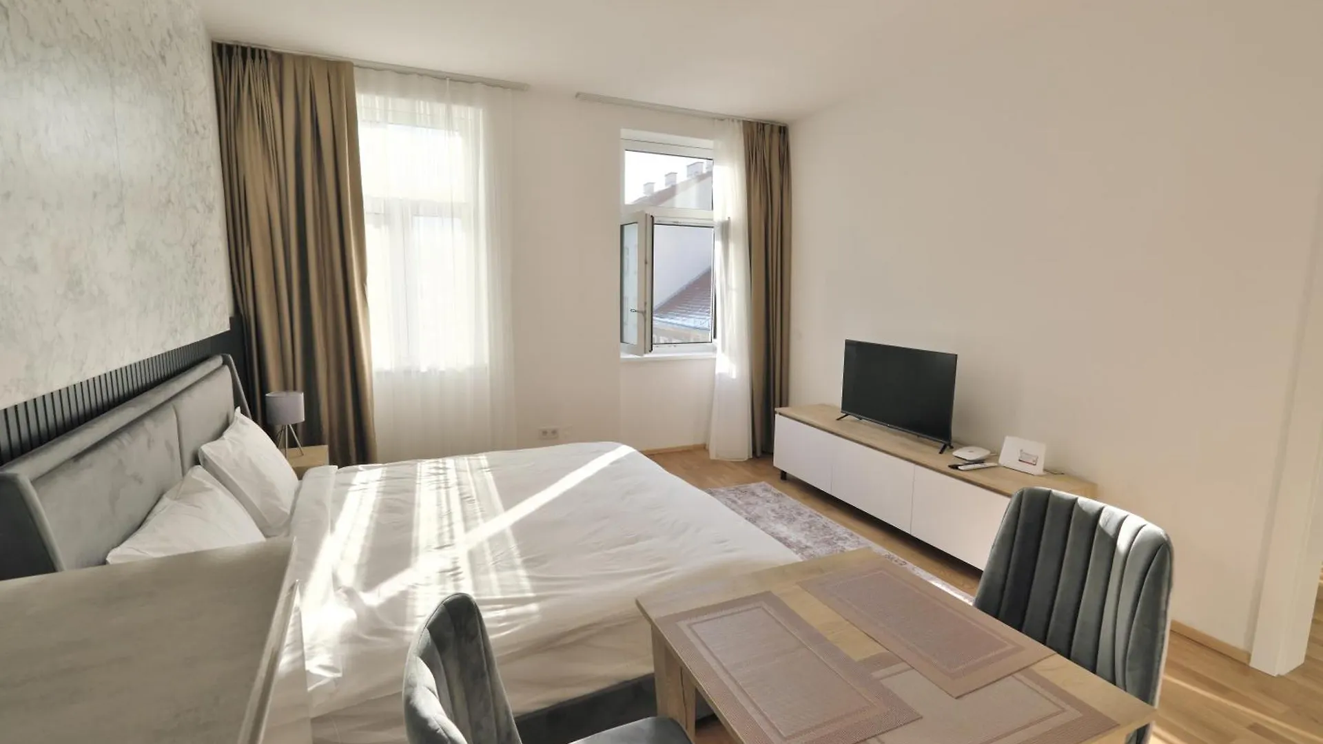 Vienna Lotus Apartments