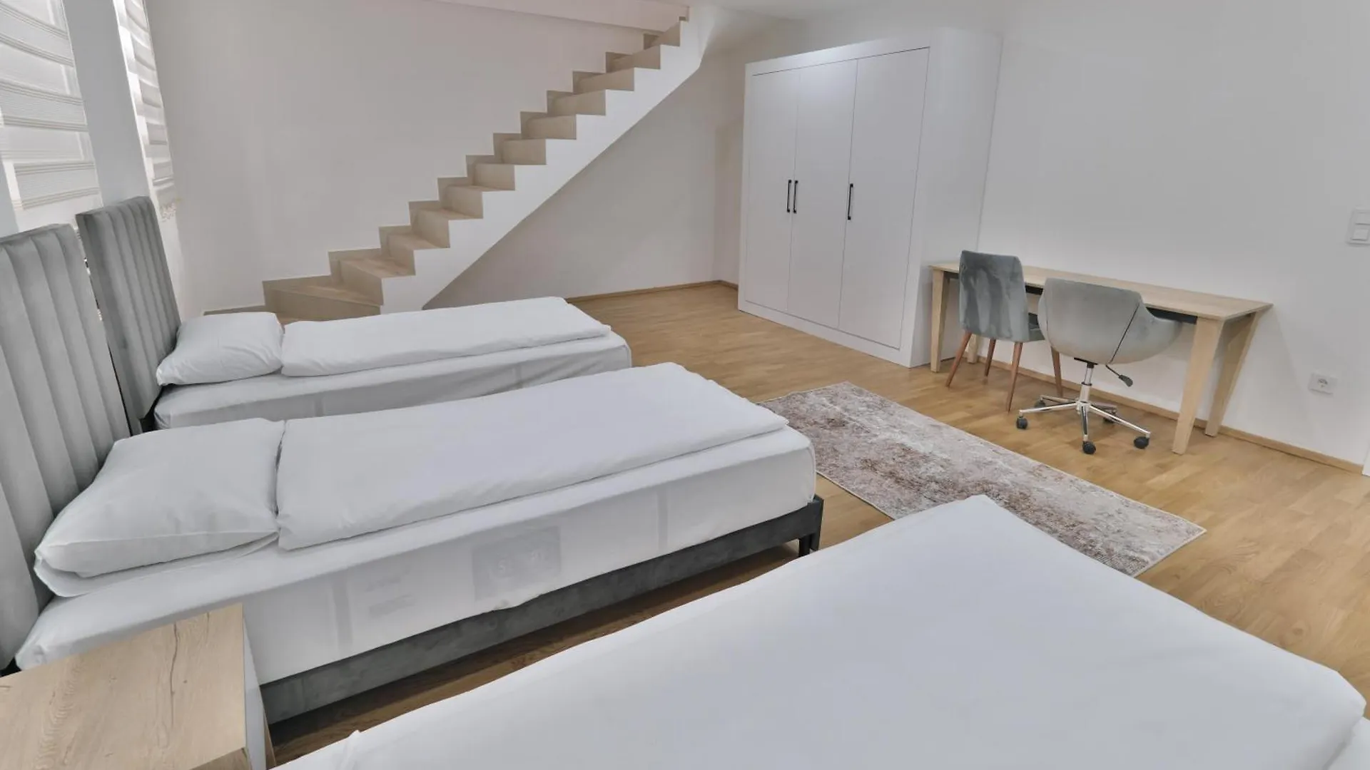 Vienna Lotus Apartments