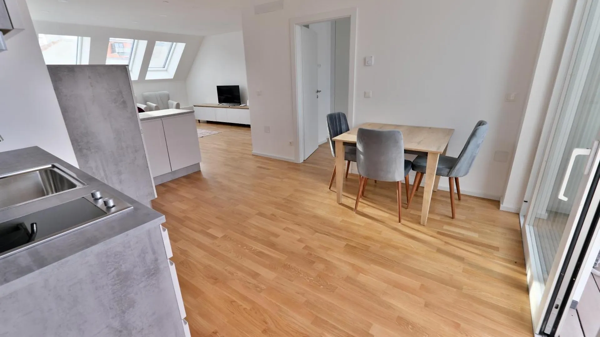 Vienna Lotus Apartments