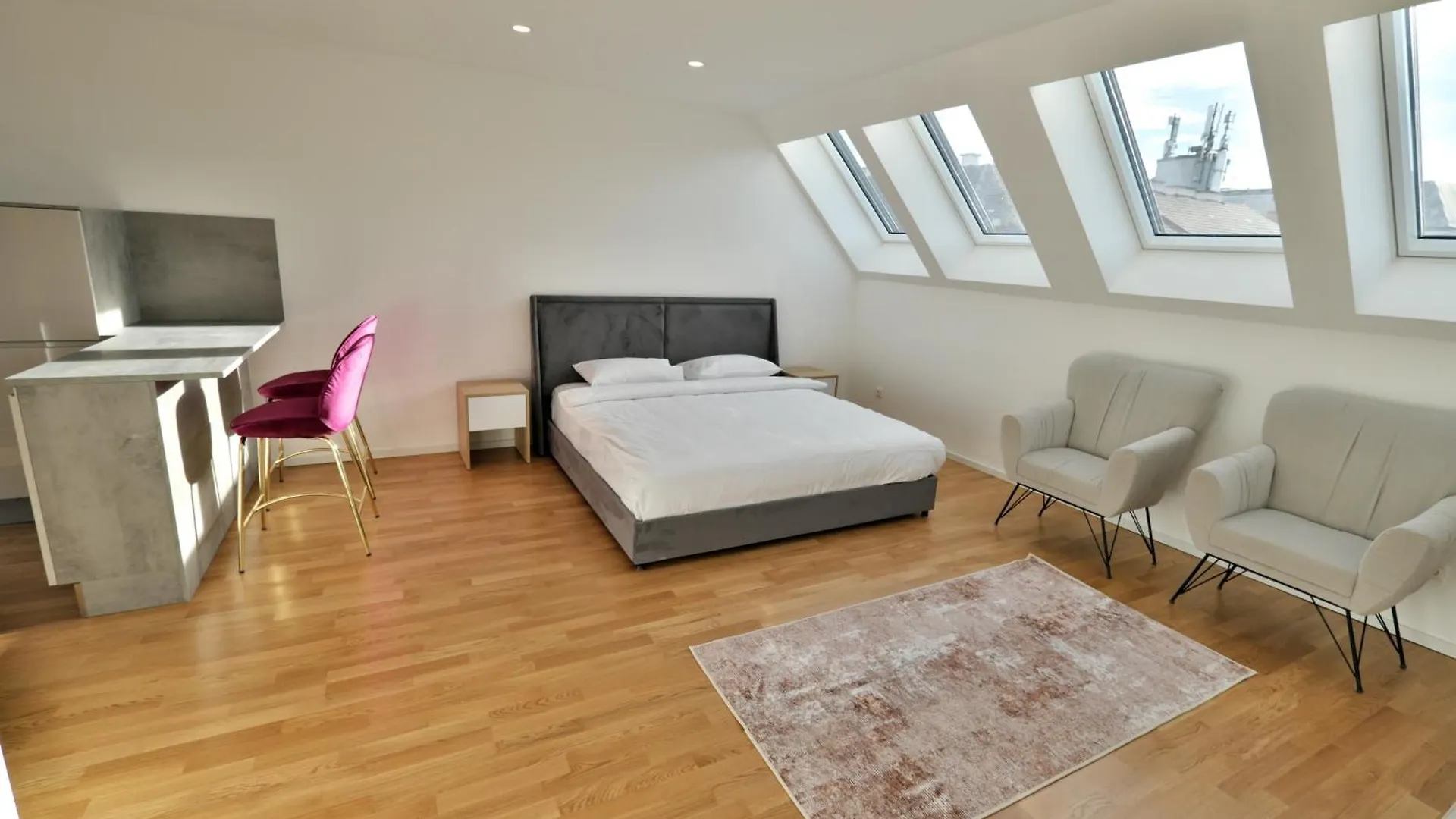 Vienna Lotus Apartments