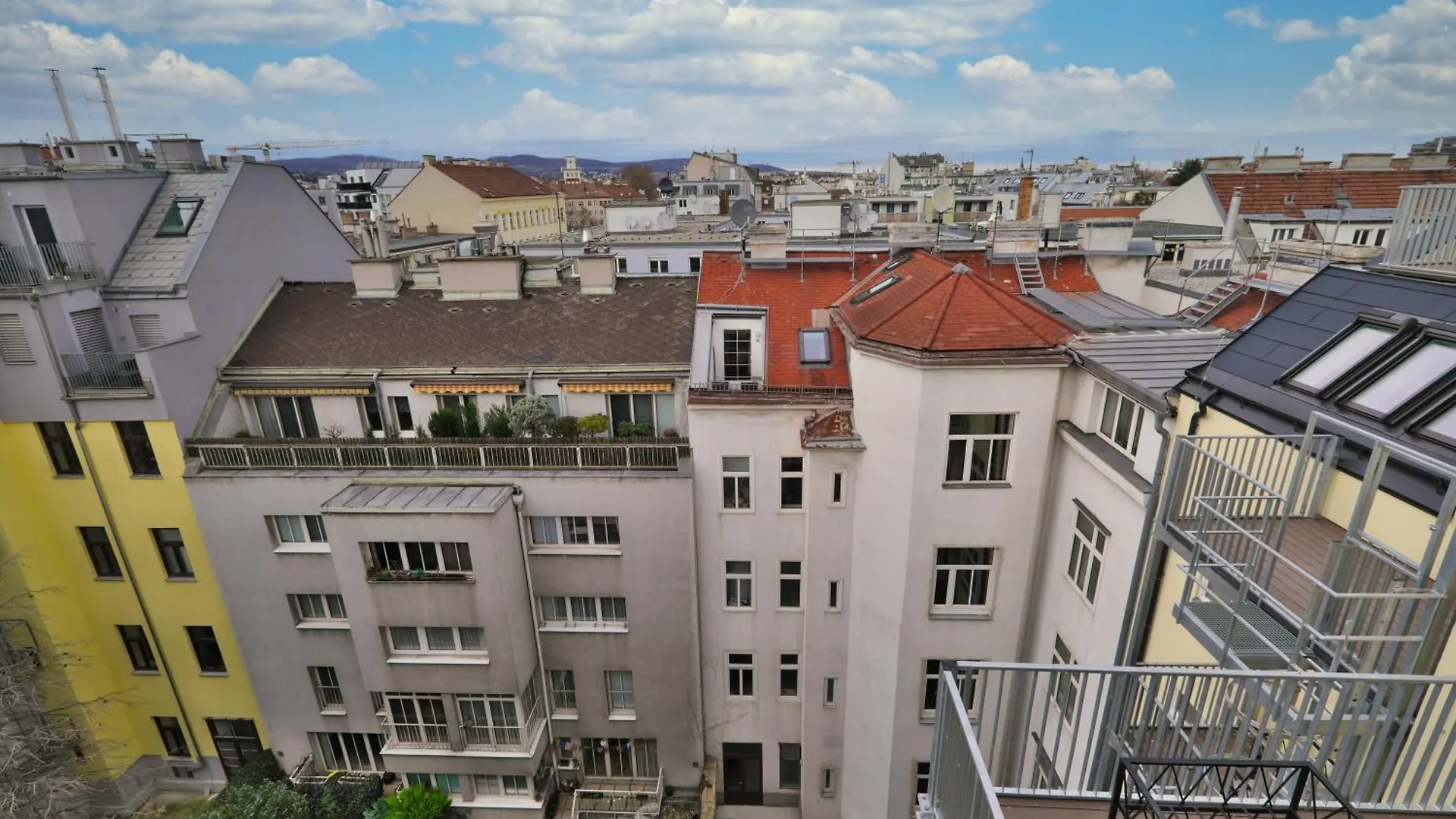 Vienna Lotus Apartments