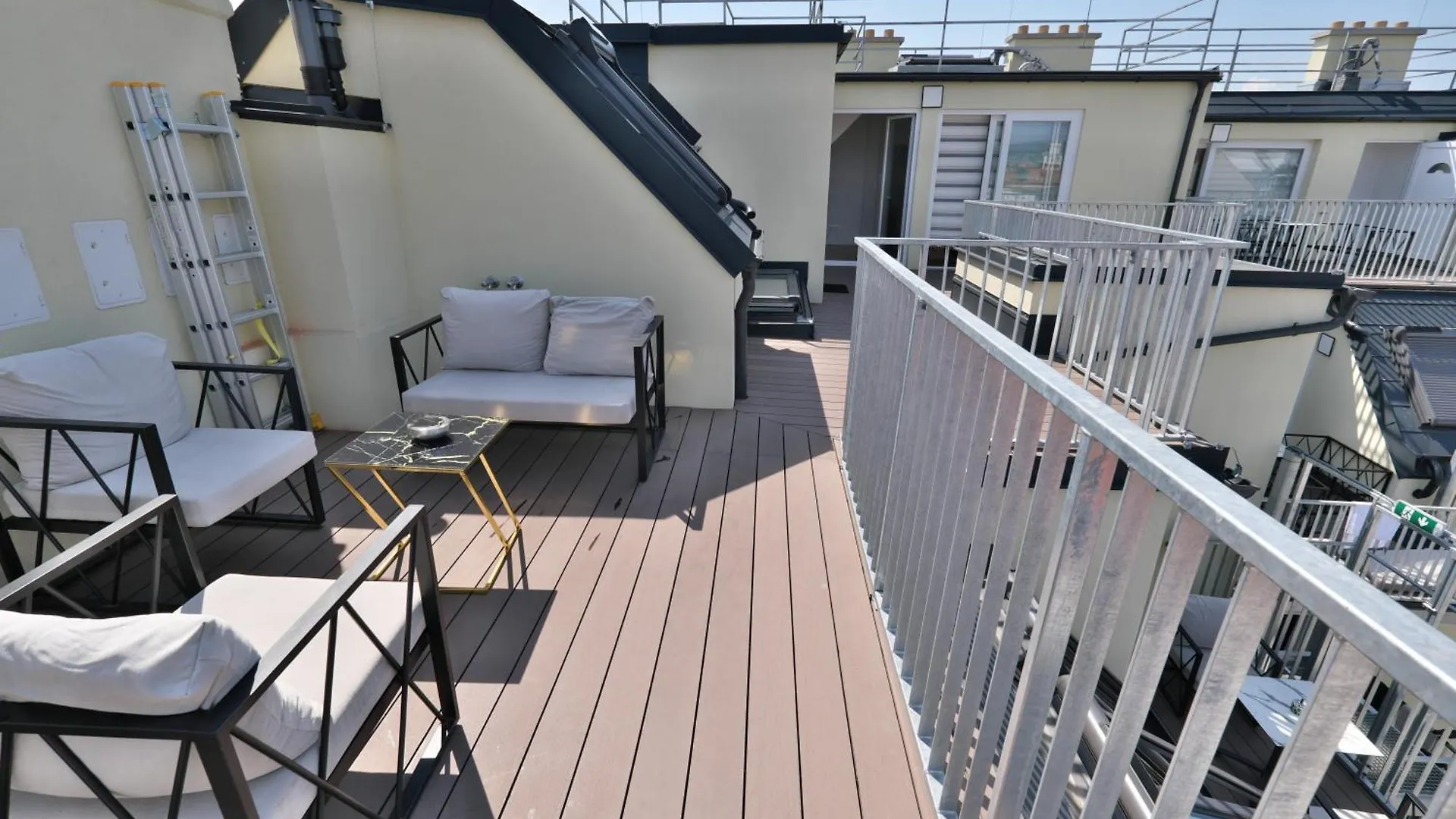 Vienna Lotus Apartments