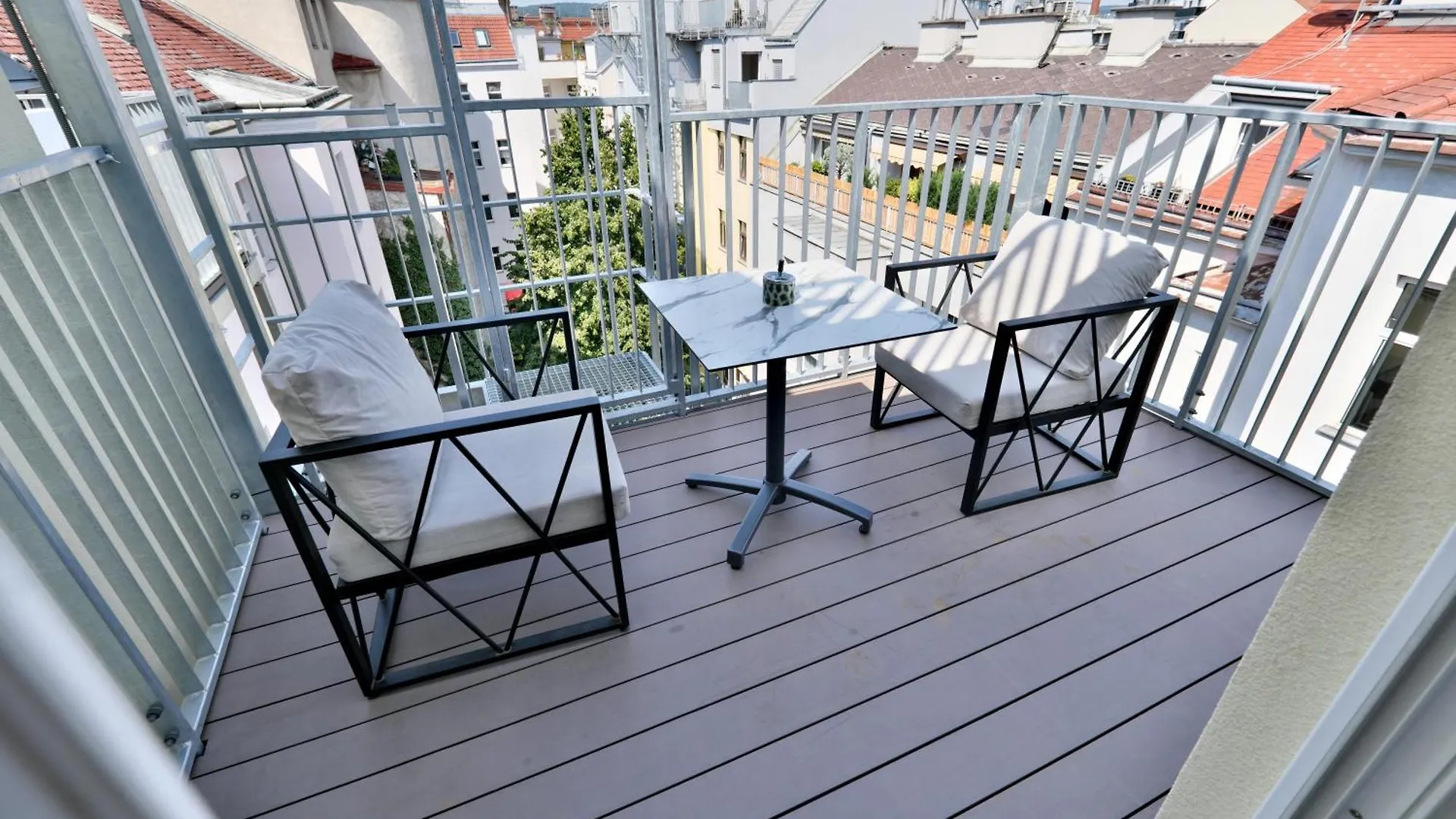 Vienna Lotus Apartments