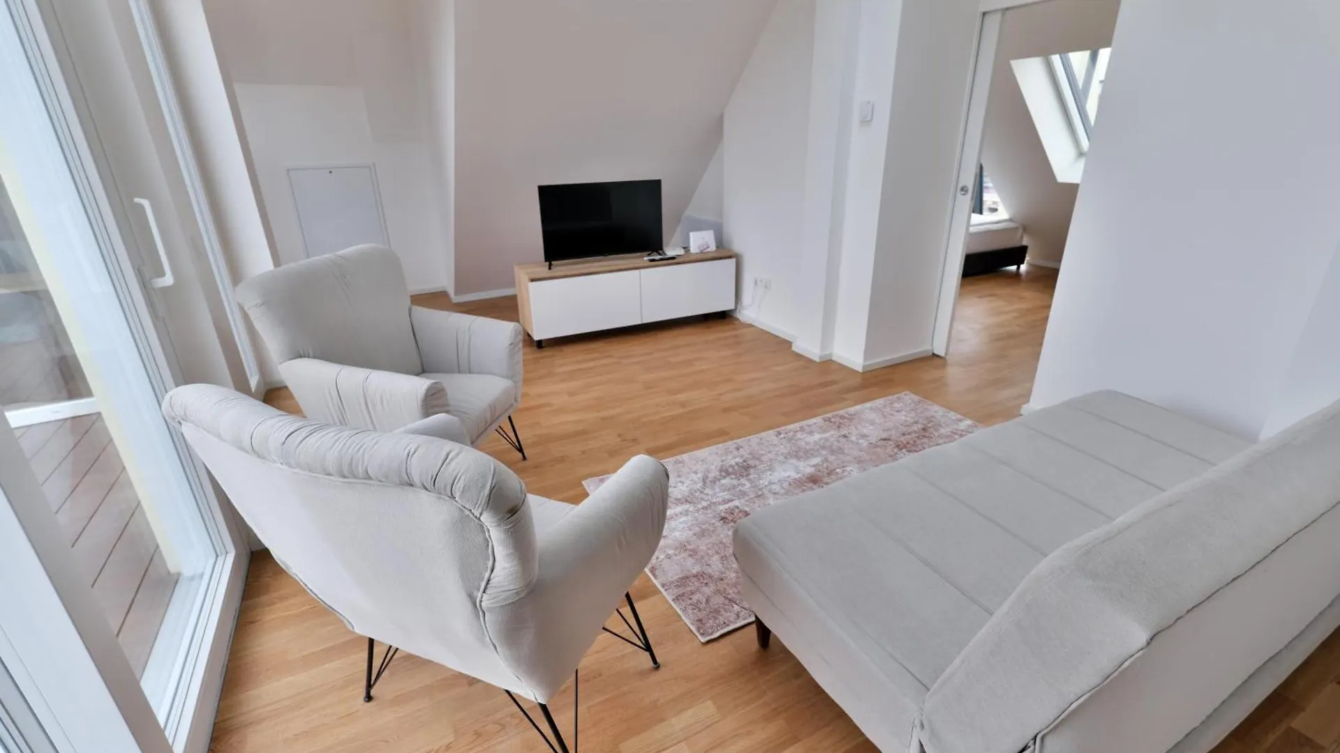 Vienna Lotus Apartments