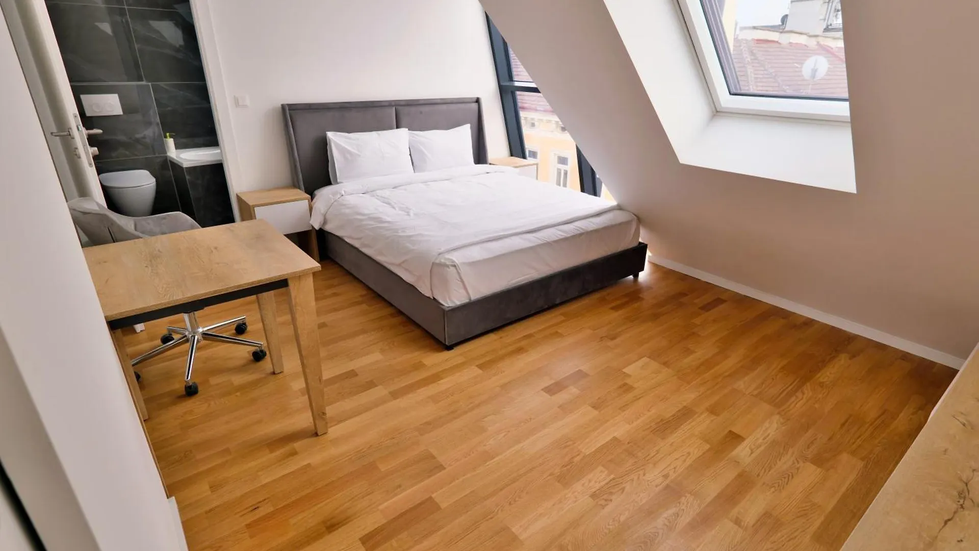 Vienna Lotus Apartments